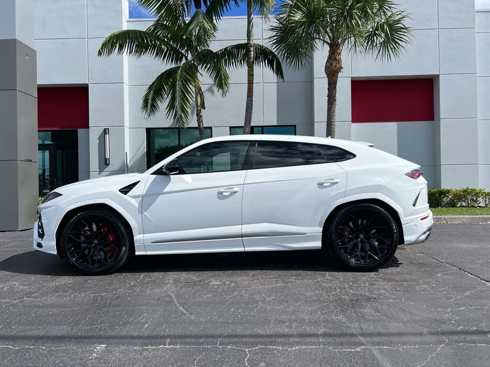 2021 Lamborghini Urus - Image 17 of 31