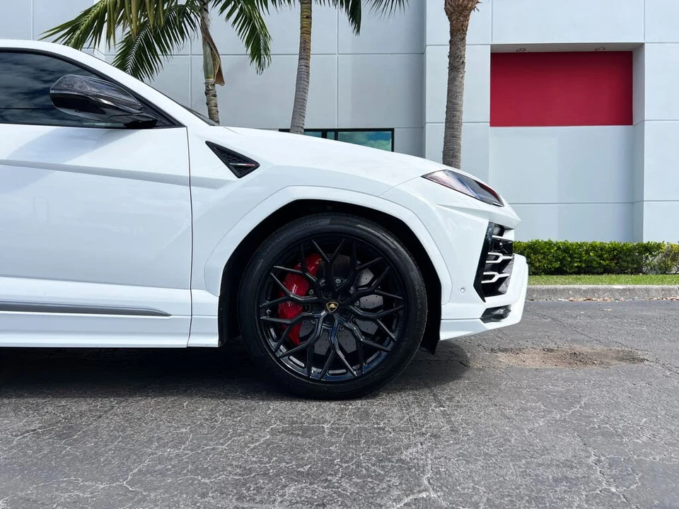 2021 Lamborghini Urus - Image 8 of 31