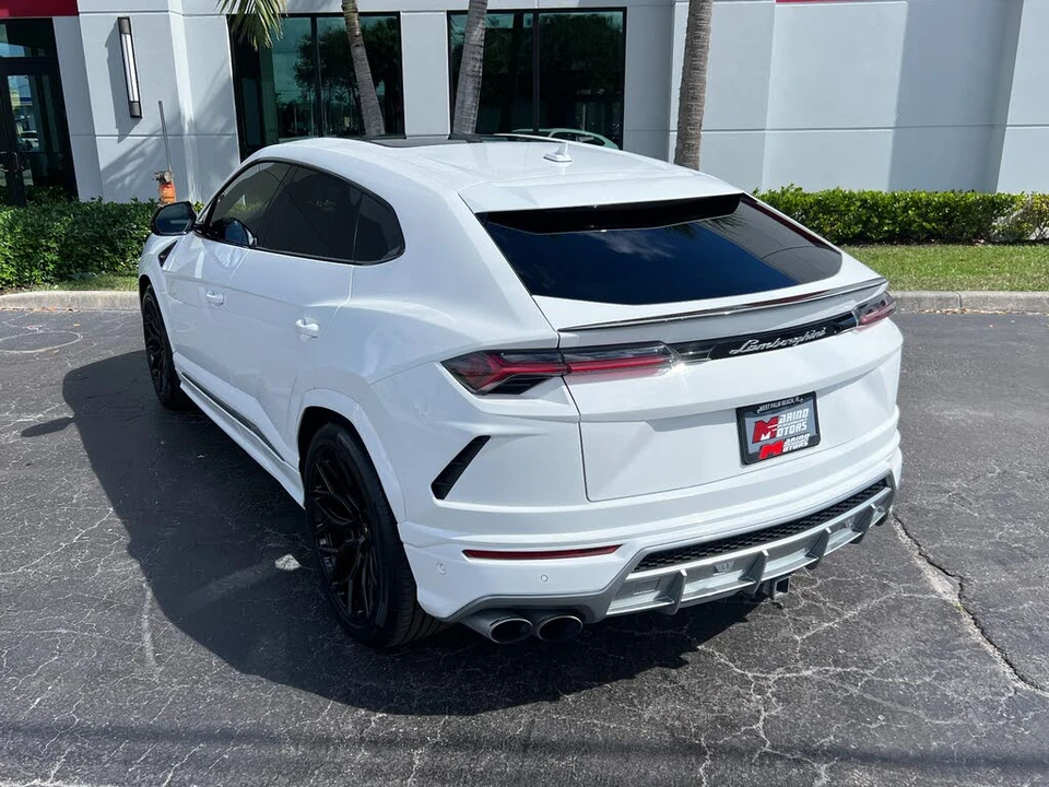 2021 Lamborghini Urus - Image 14 of 31