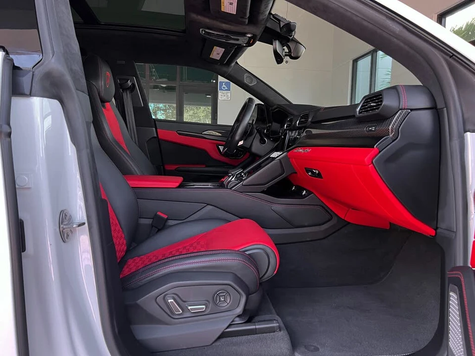 2021 Lamborghini Urus - Image 27 of 31