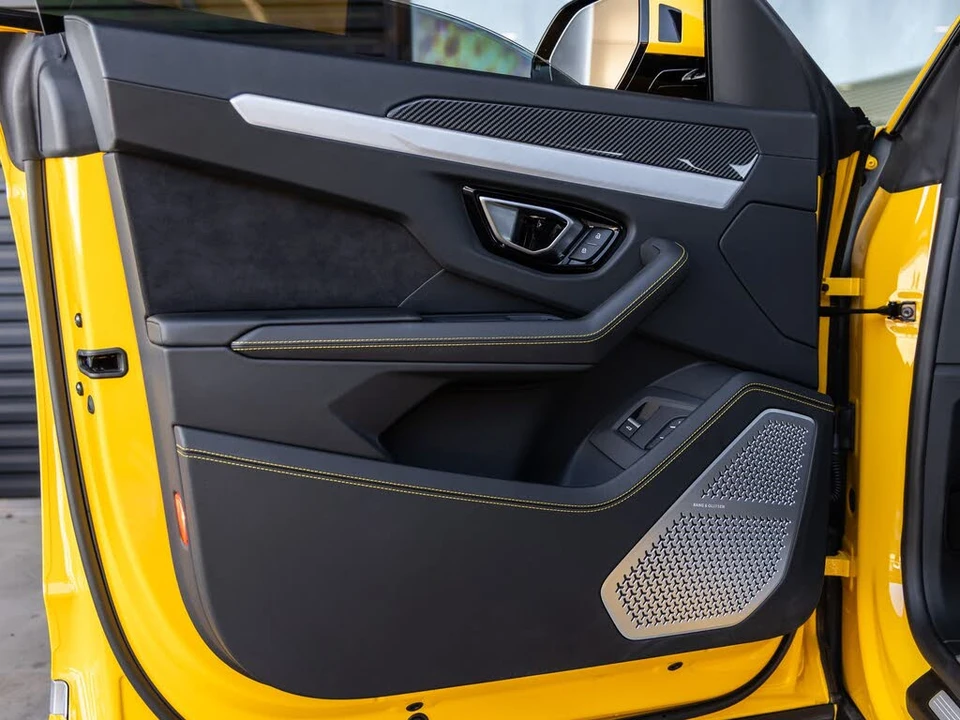 2021 Lamborghini Urus - Image 23 of 31