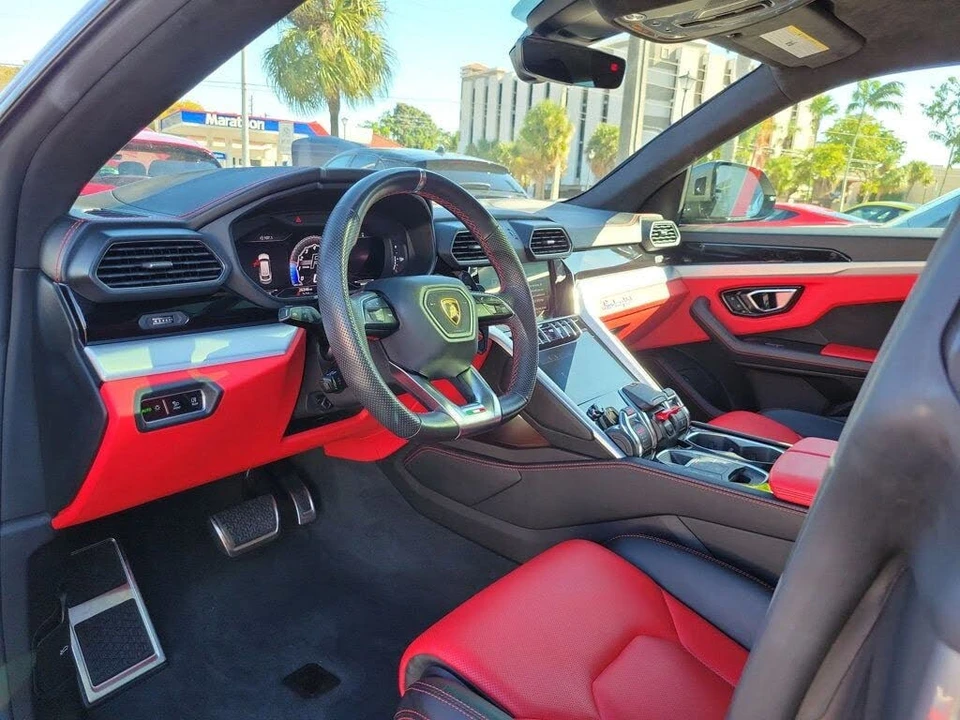 2021 Lamborghini Urus - Image 14 of 31