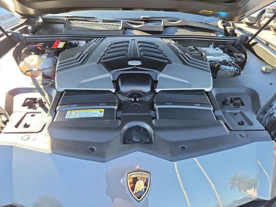 2021 Lamborghini Urus - Image 31 of 31