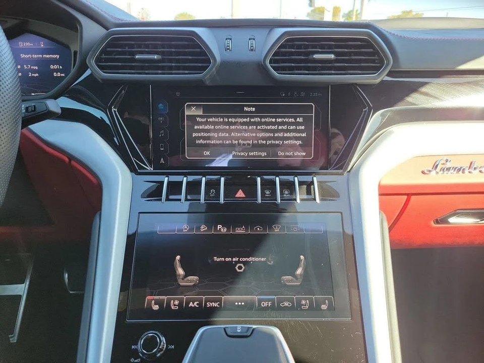 2021 Lamborghini Urus - Image 24 of 31