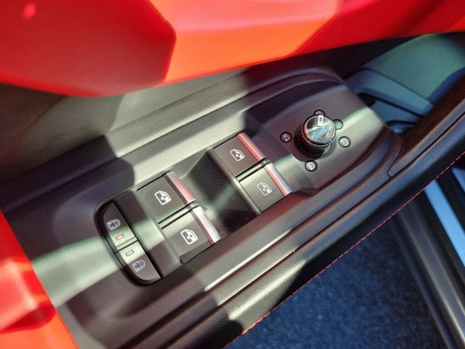 2021 Lamborghini Urus - Image 17 of 31
