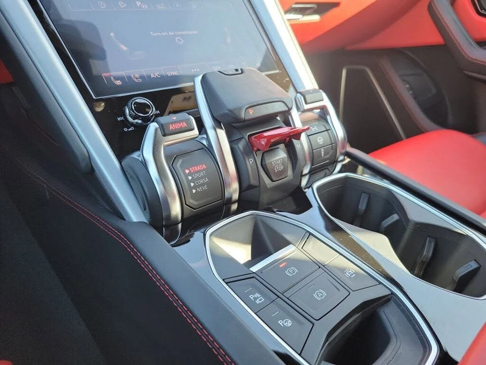 2021 Lamborghini Urus - Image 25 of 31