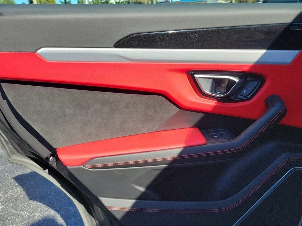 2021 Lamborghini Urus - Image 10 of 31