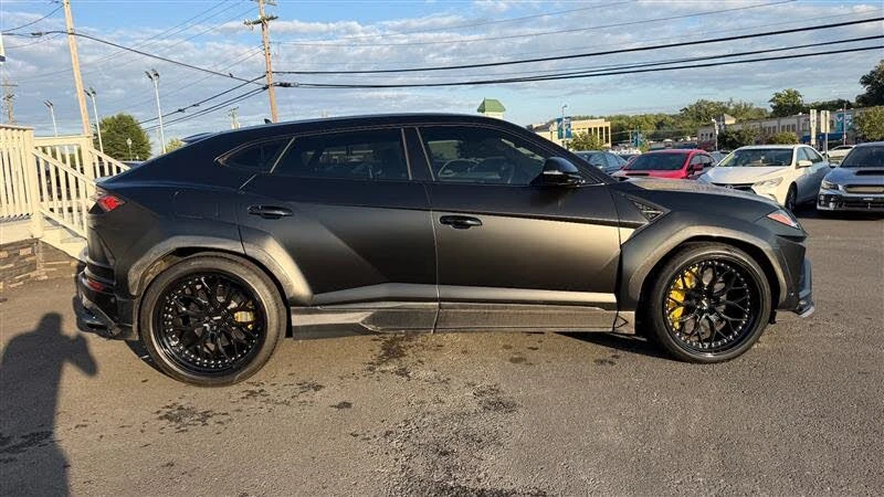 2021 Lamborghini Urus - Image 9 of 31