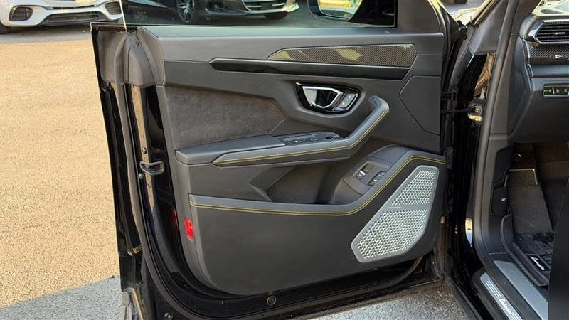 2021 Lamborghini Urus - Image 31 of 31