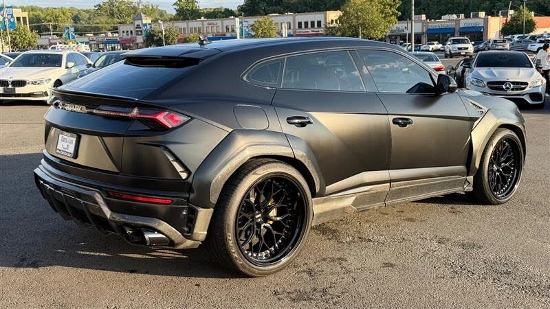 2021 Lamborghini Urus - Image 8 of 31