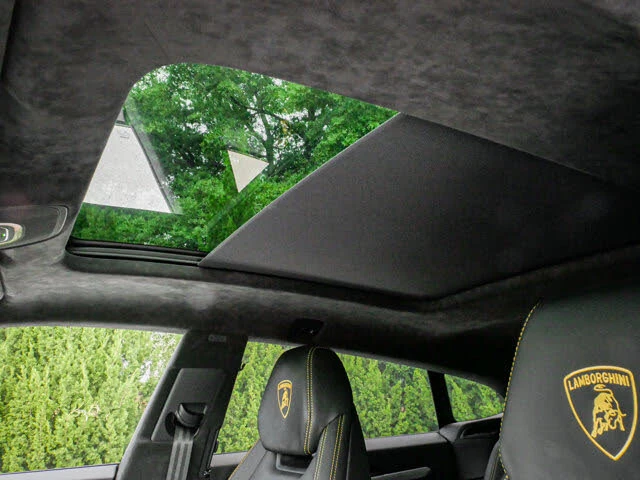 2021 Lamborghini Urus - Image 28 of 31