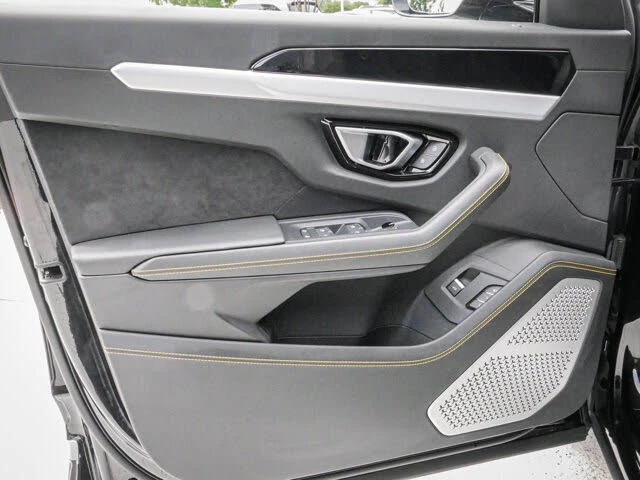 2021 Lamborghini Urus - Image 14 of 31