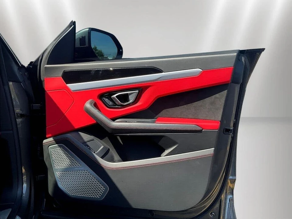 2021 Lamborghini Urus - Image 26 of 31