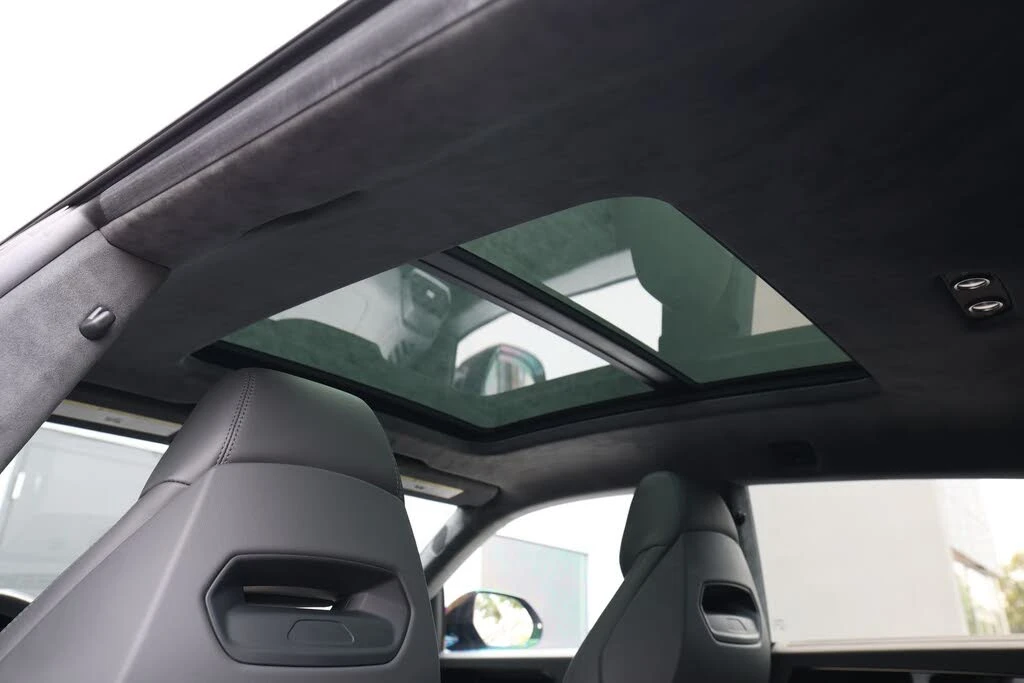 2021 Lamborghini Urus - Image 29 of 31