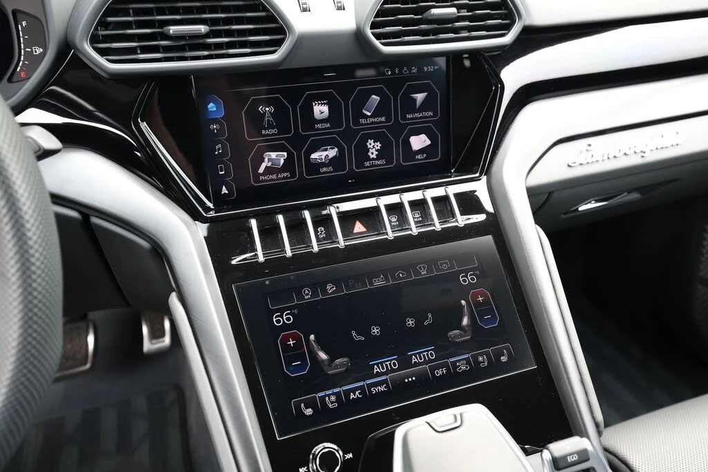 2021 Lamborghini Urus - Image 25 of 31