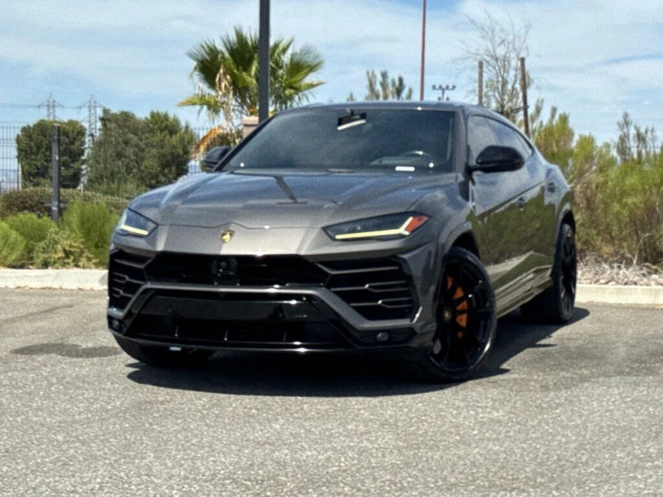 2021 Lamborghini Urus - Image 2 of 31