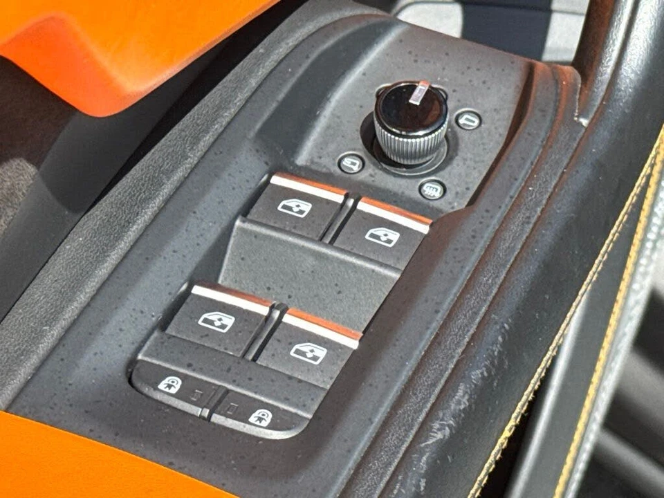 2021 Lamborghini Urus - Image 21 of 31