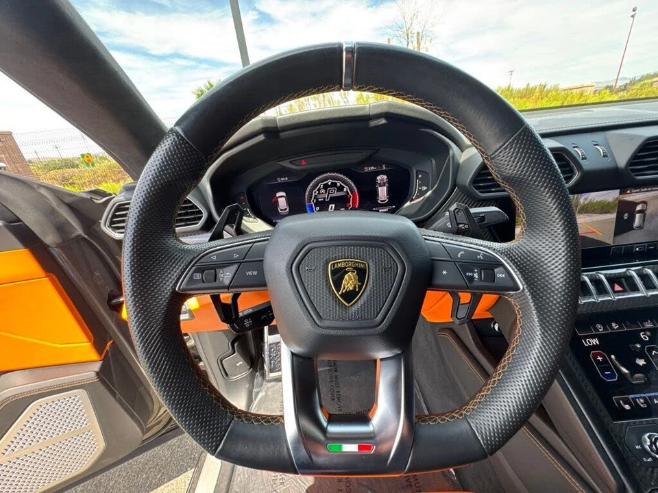 2021 Lamborghini Urus - Image 25 of 31
