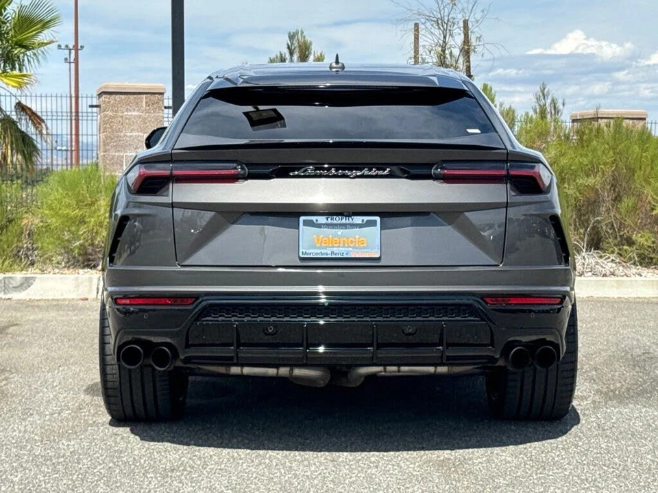 2021 Lamborghini Urus - Image 10 of 31