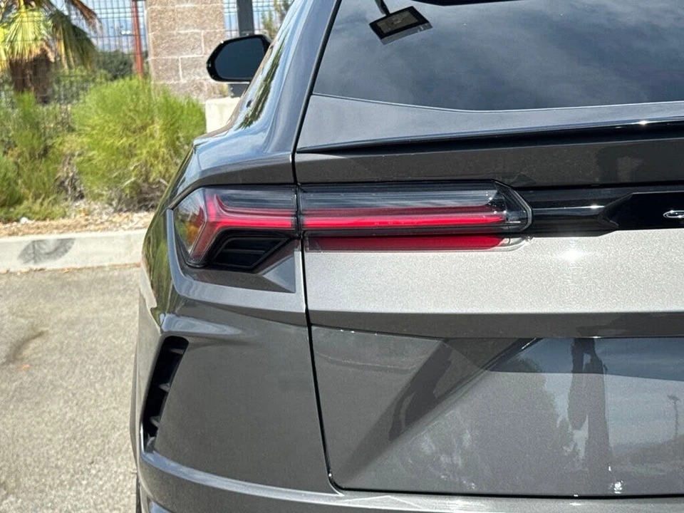 2021 Lamborghini Urus - Image 14 of 31