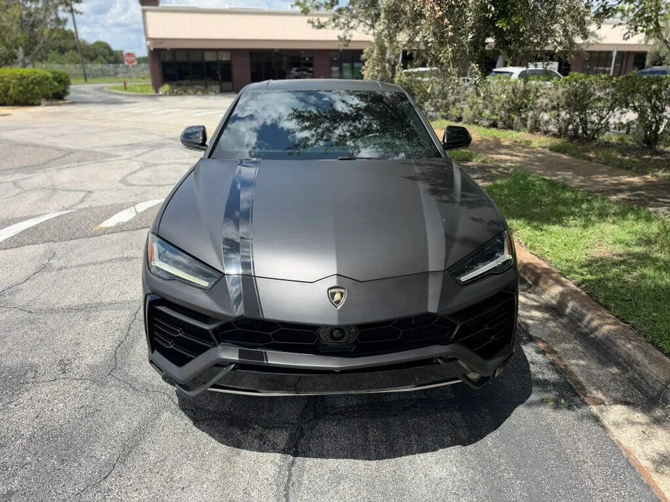 2021 Lamborghini Urus - Image 2 of 31