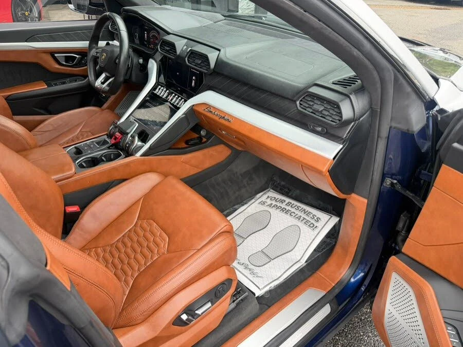 2021 Lamborghini Urus - Image 24 of 31
