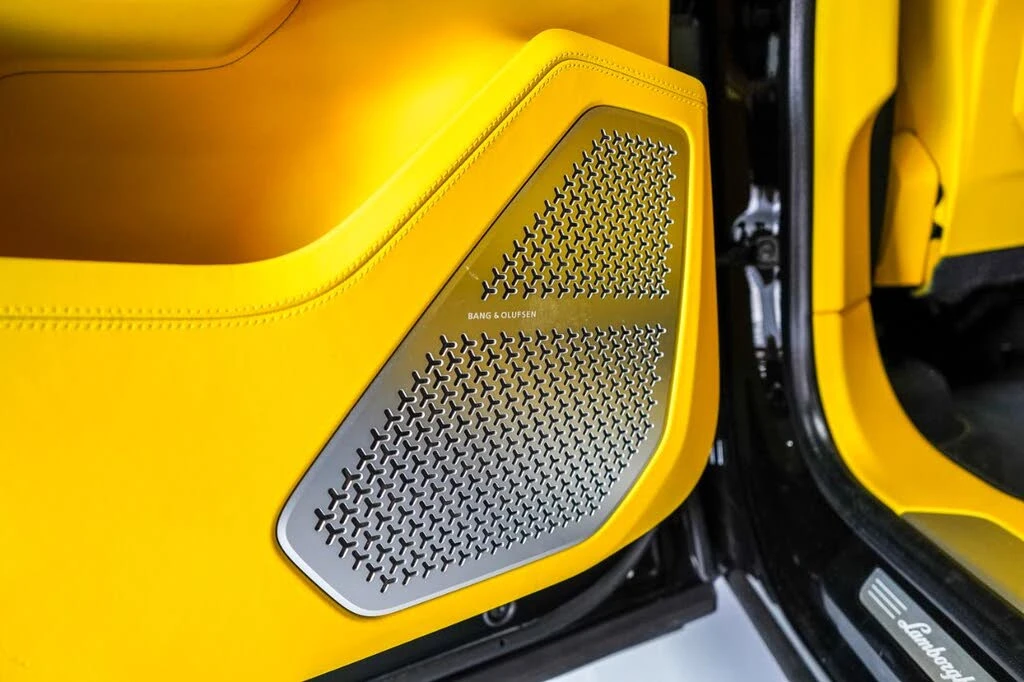 2021 Lamborghini Urus - Image 24 of 31