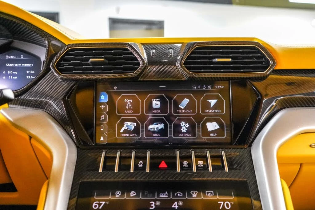 2021 Lamborghini Urus - Image 17 of 31