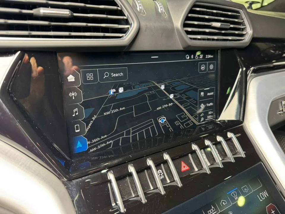 2021 Lamborghini Urus - Image 25 of 31