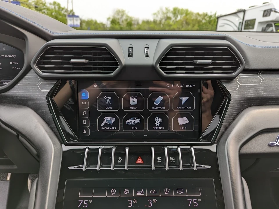 2021 Lamborghini Urus - Image 17 of 21