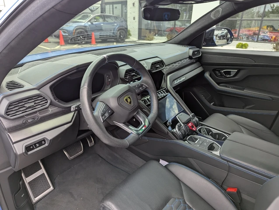 2021 Lamborghini Urus - Image 13 of 21