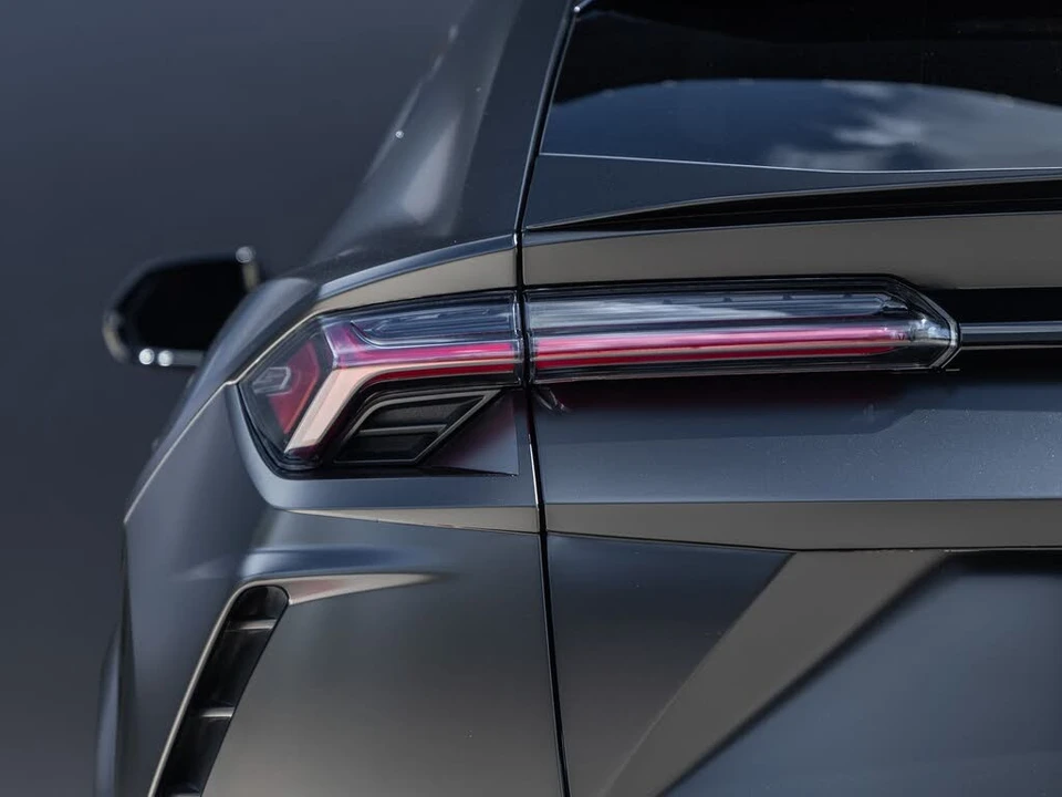 2021 Lamborghini Urus - Image 12 of 31