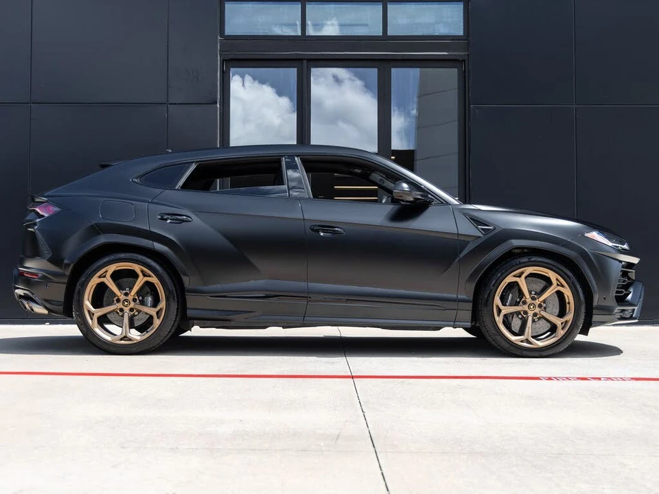 2021 Lamborghini Urus - Image 10 of 31