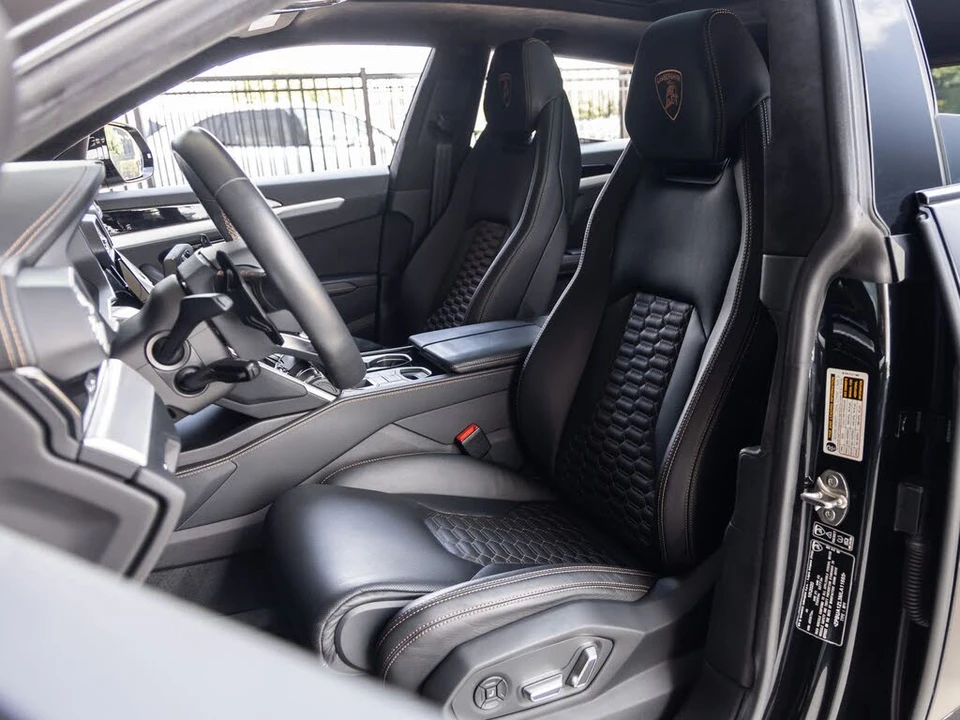 2021 Lamborghini Urus - Image 30 of 31