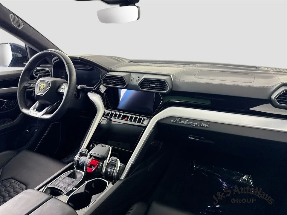 2021 Lamborghini Urus - Image 31 of 31