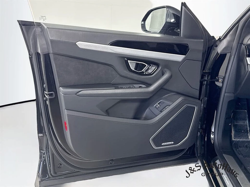 2021 Lamborghini Urus - Image 23 of 31