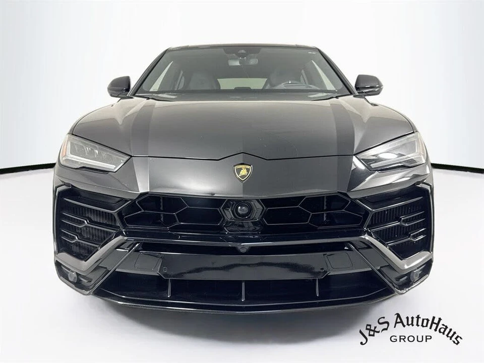2021 Lamborghini Urus - Image 2 of 31