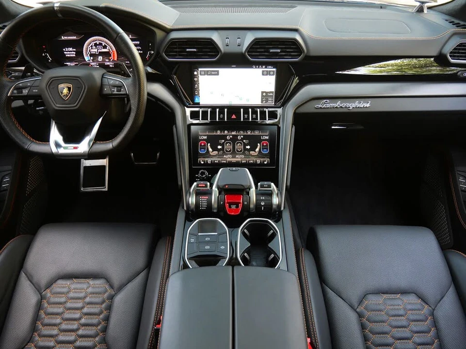 2021 Lamborghini Urus - Image 7 of 27
