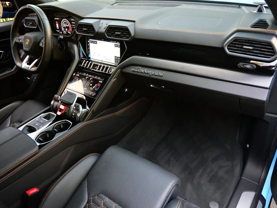 2021 Lamborghini Urus - Image 25 of 27