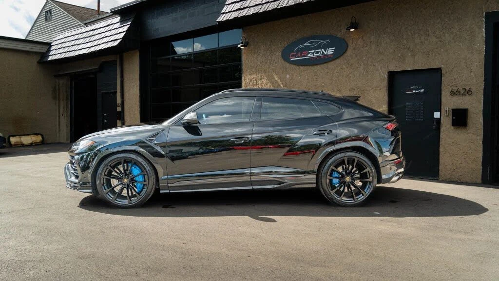 2021 Lamborghini Urus - Image 2 of 29