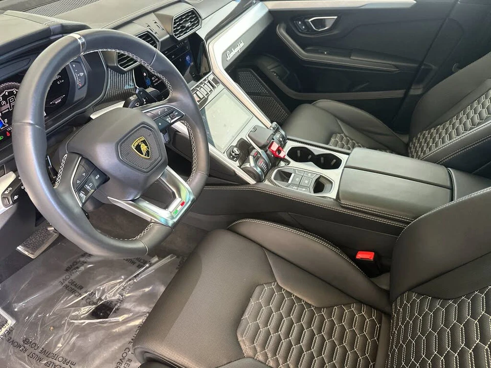 2021 Lamborghini Urus - Image 14 of 31
