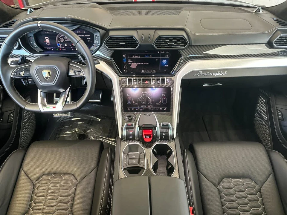 2021 Lamborghini Urus - Image 7 of 31