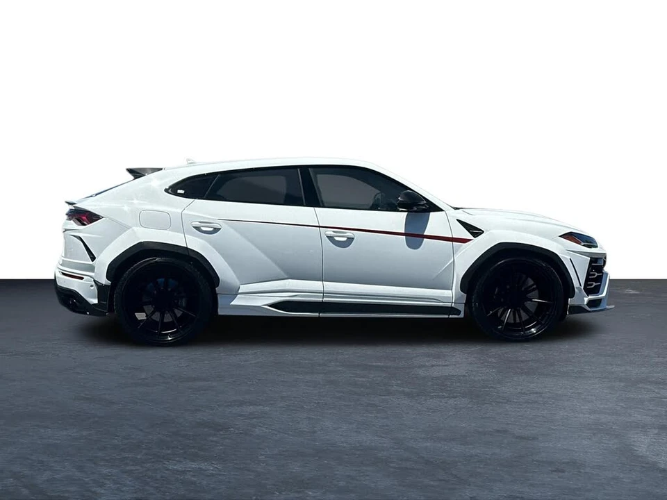 2021 Lamborghini Urus - Image 2 of 31