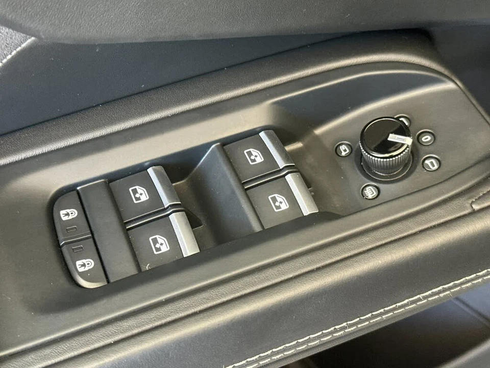 2021 Lamborghini Urus - Image 16 of 31