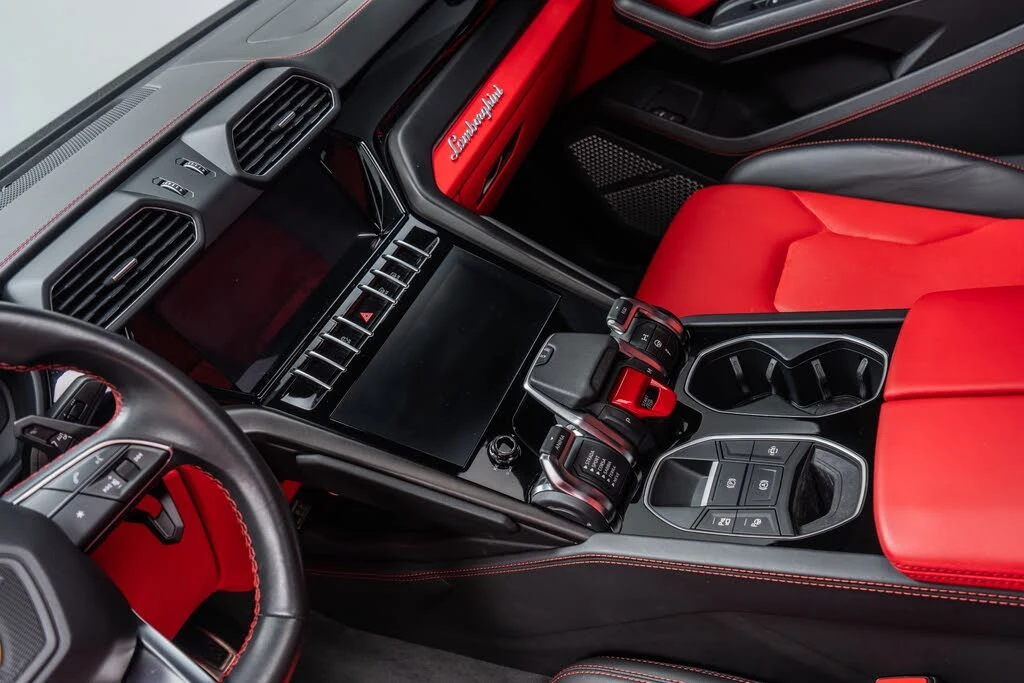 2021 Lamborghini Urus - Image 28 of 31