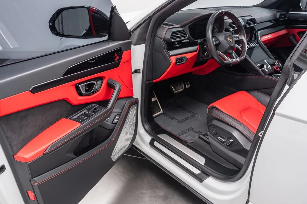 2021 Lamborghini Urus - Image 23 of 31