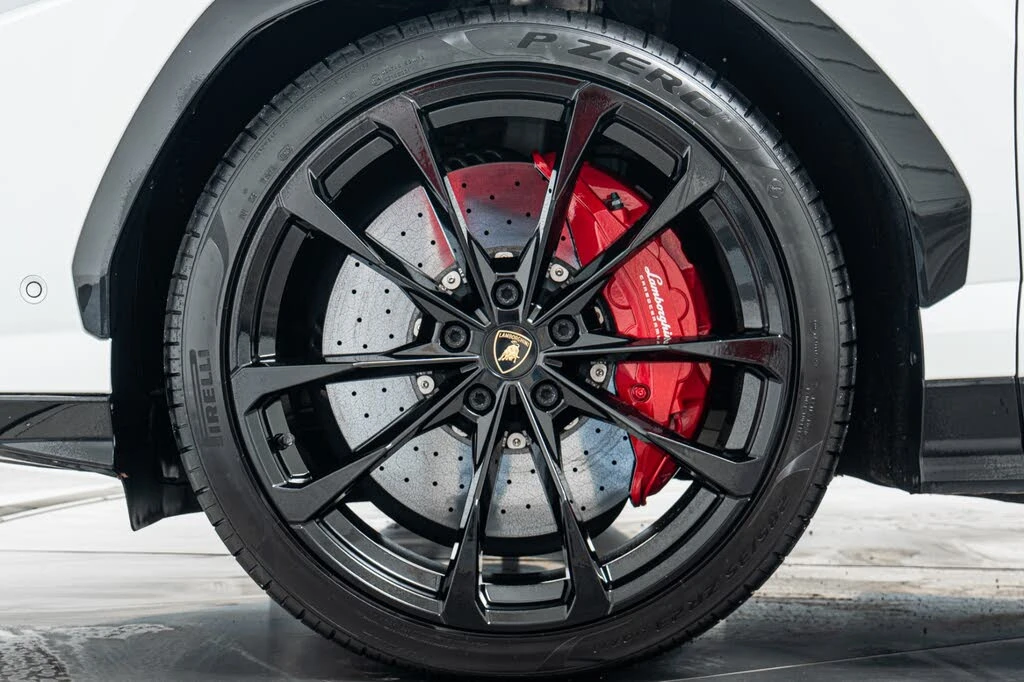 2021 Lamborghini Urus - Image 10 of 31