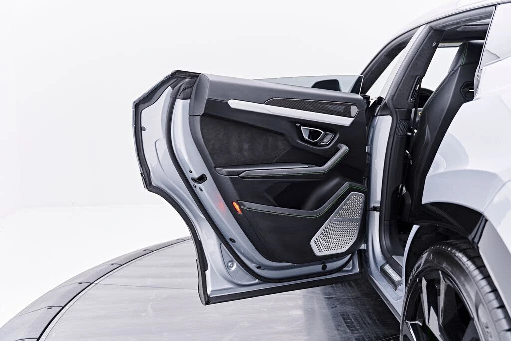 2021 Lamborghini Urus - Image 30 of 31