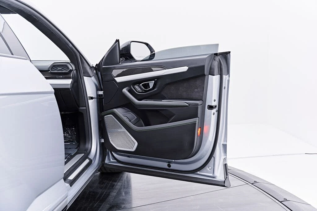 2021 Lamborghini Urus - Image 25 of 31