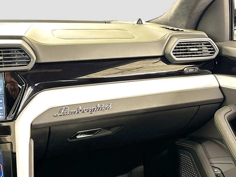 2021 Lamborghini Urus - Image 20 of 31
